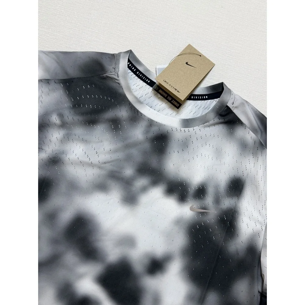 Nike Dri-Fit ADV Running Division Black White Breathe Shirt HJ4148-010 Medium